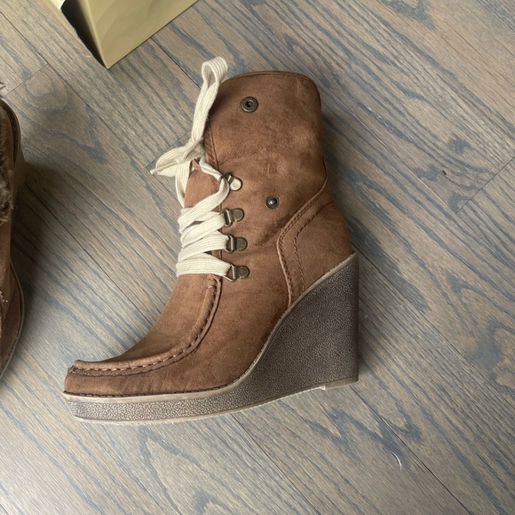 Mossimo Supply Co Kamea Tan Lace Up Wedge Ankle Boots - Picture 4 of 6